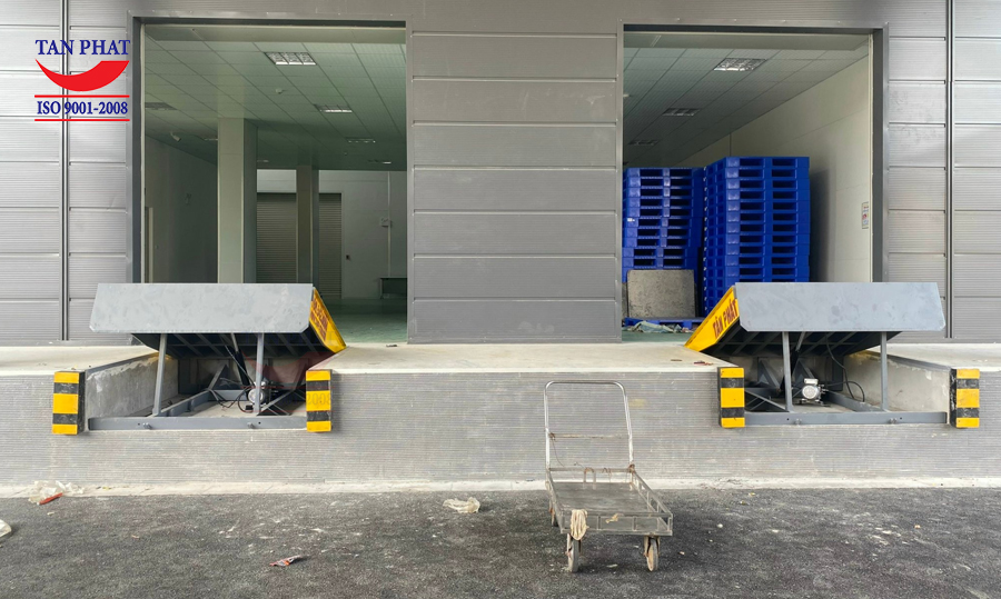 Hệ thống sàn nâng tự động - Dock Leveler - Tân Phát