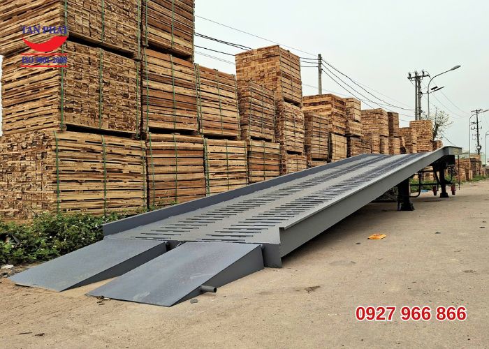 Cầu dẫn xe nâng 8 tấn - 11m (dài) x 2.35m (rộng) cho thuê tại miền Bắc