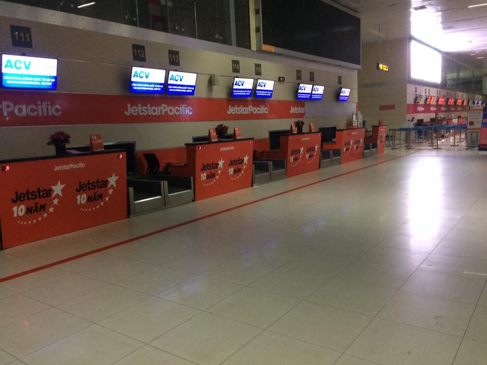 Quảng cáo tam anh đồng hàng cùng lễ kỷ niệm 10 năm của hãng máy bay JetstarPacific.