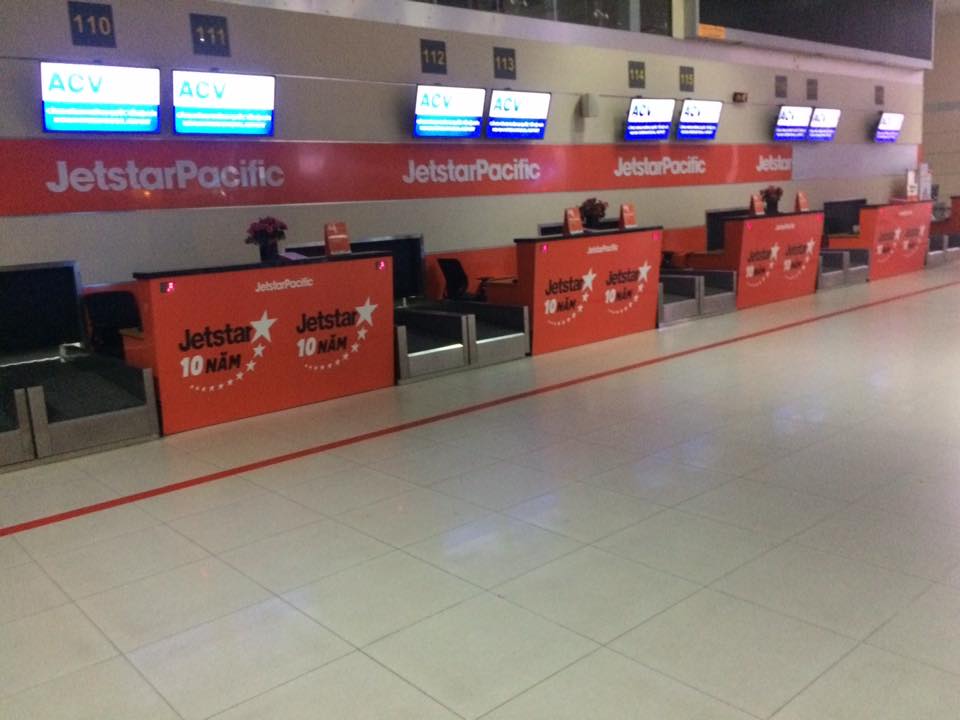 Quảng cáo tam anh đồng hàng cùng lễ kỷ niệm 10 năm của hãng máy bay JetstarPacific.