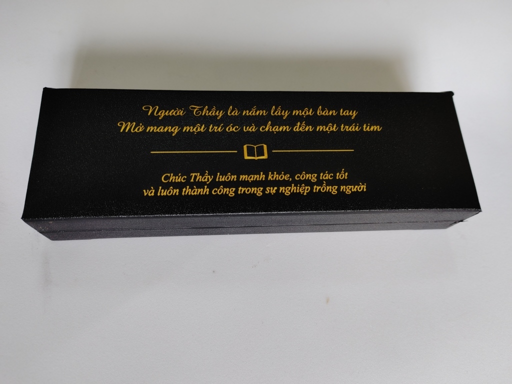 Hộp bút khắc tên tặng thầy cô 20/11