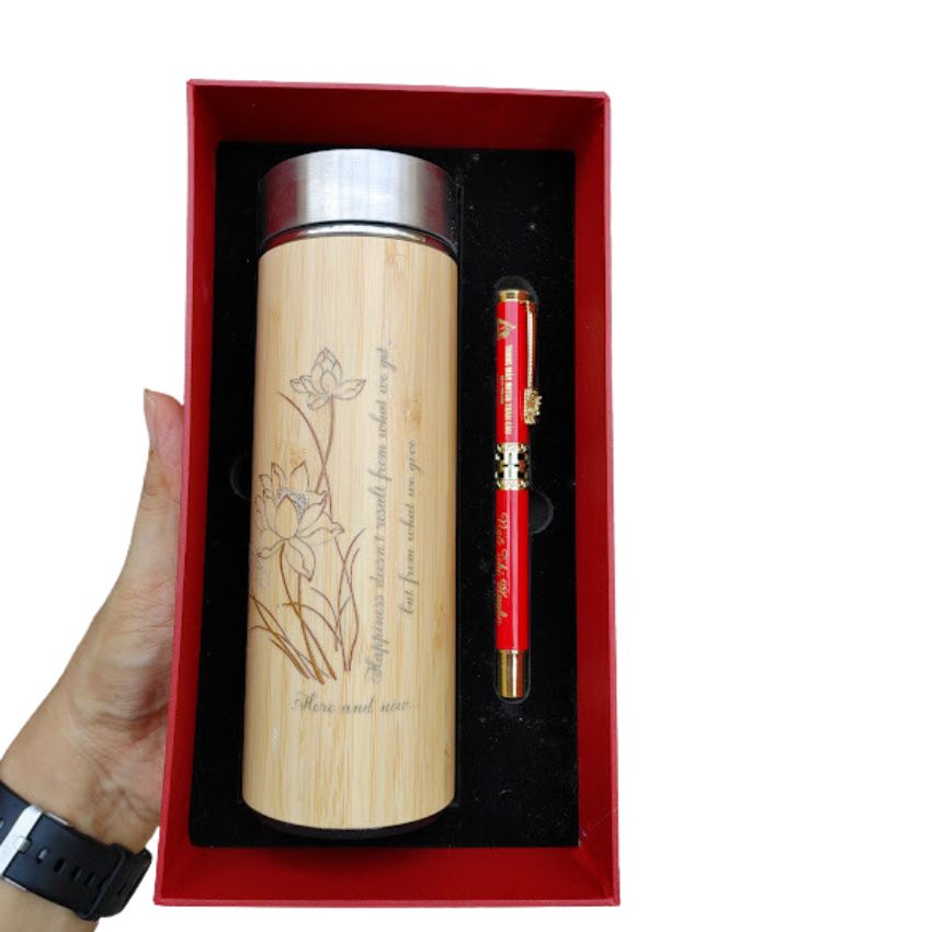 In bình giữ nhiệt tre