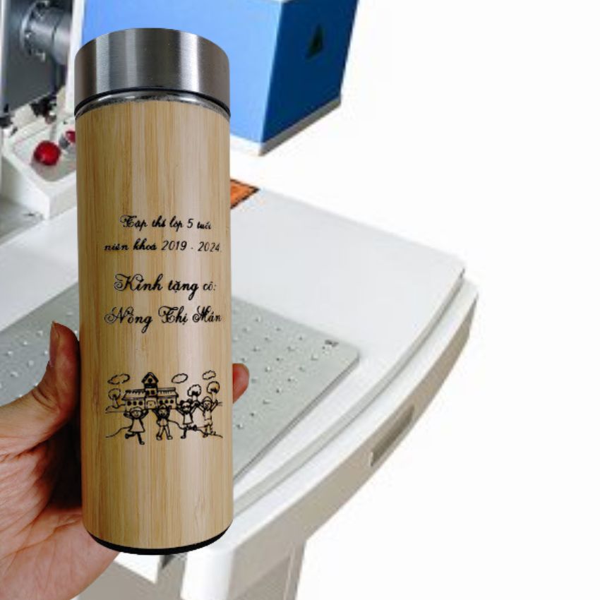 Binh-giu-nhiet-tre-khac-hinh