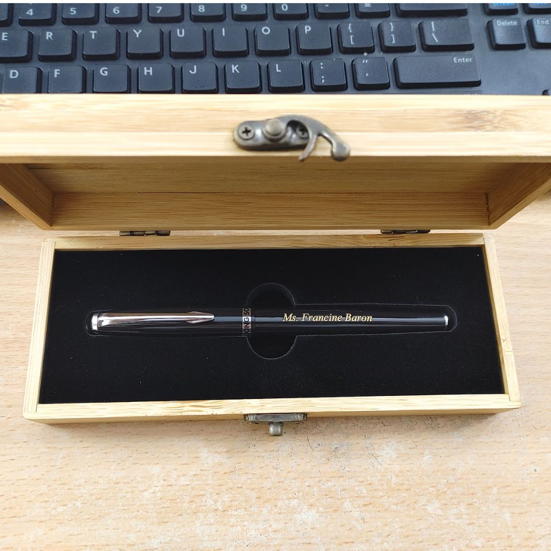 Bút máy Trường Sơn - Hồng Hà màu đen khắc laser