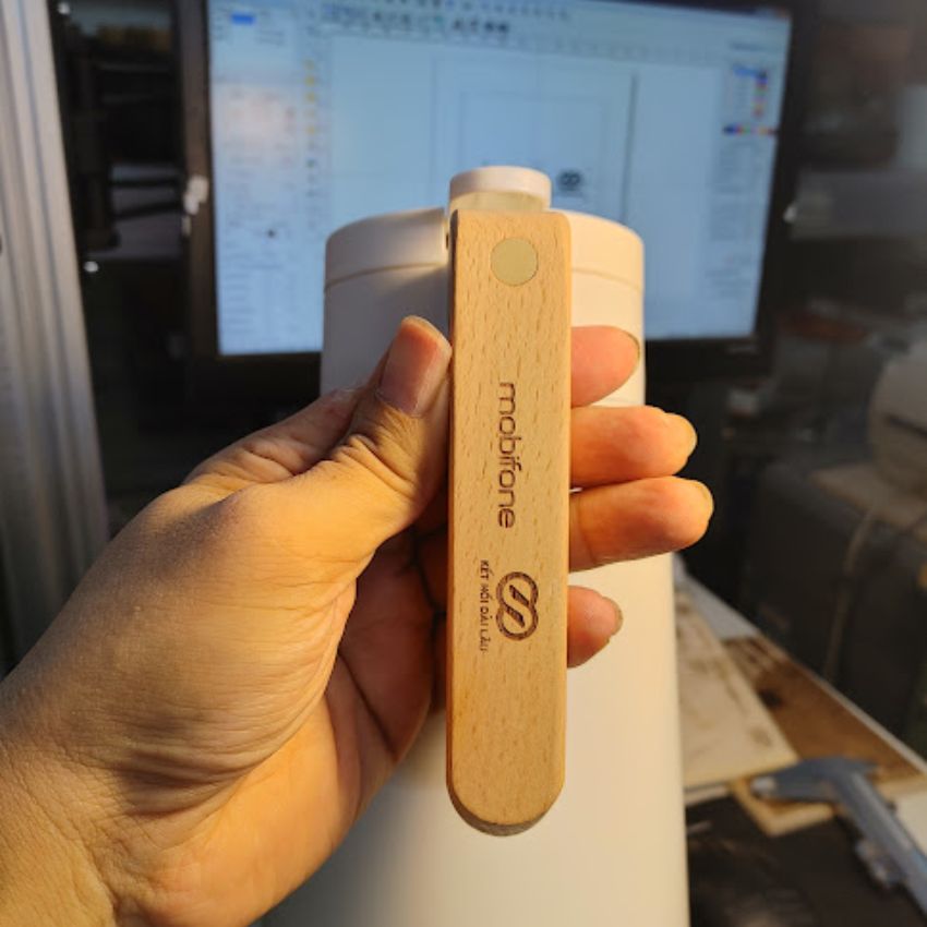 Khắc logo thương hiệu