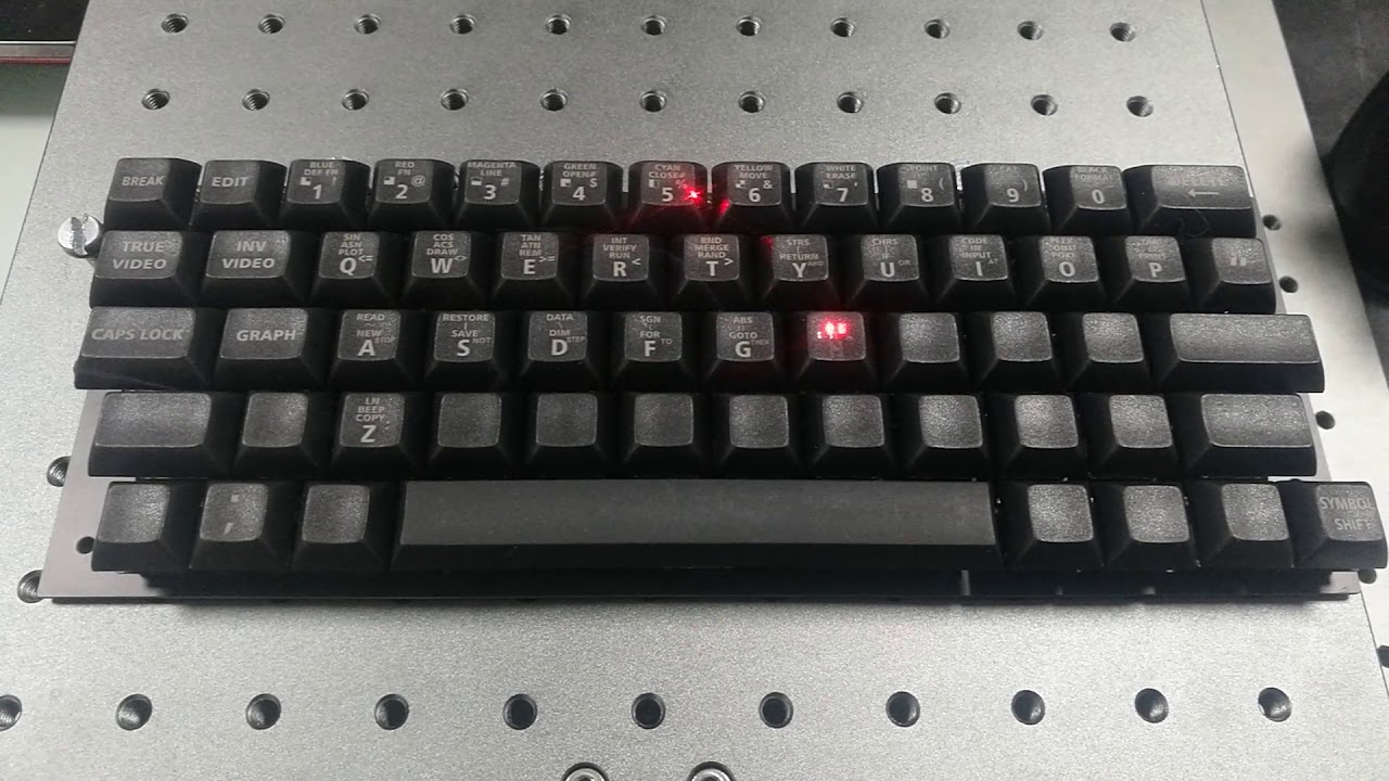 Khac-ban-phim-may-tinh-nhua