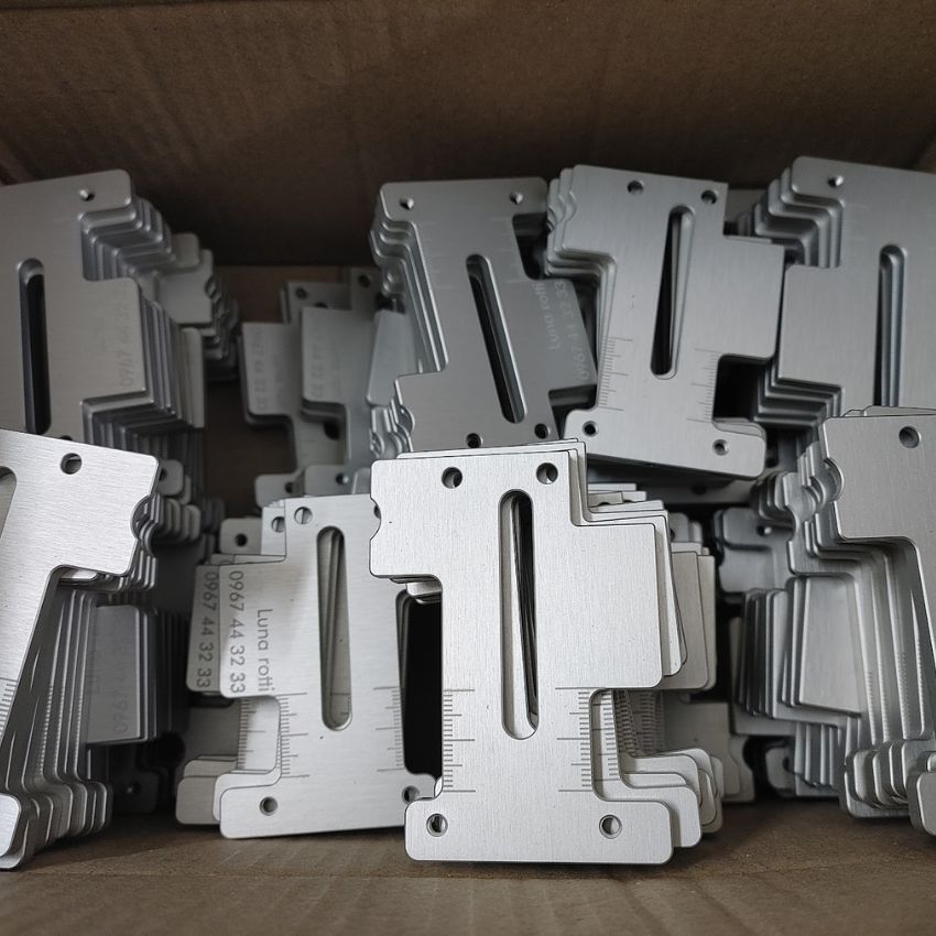 Khắc thước nhôm anode bề mặt