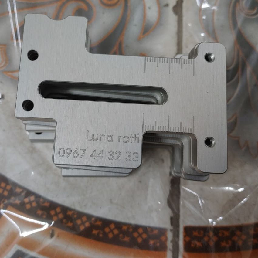 Khac thuoc nhom anode be mat