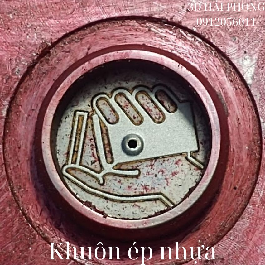 Khac-Khuon-Ep-Nhua-Bang-May-Khac-Laser