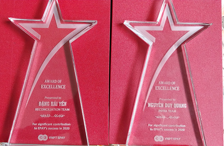 Cúp pha lê khắc laser