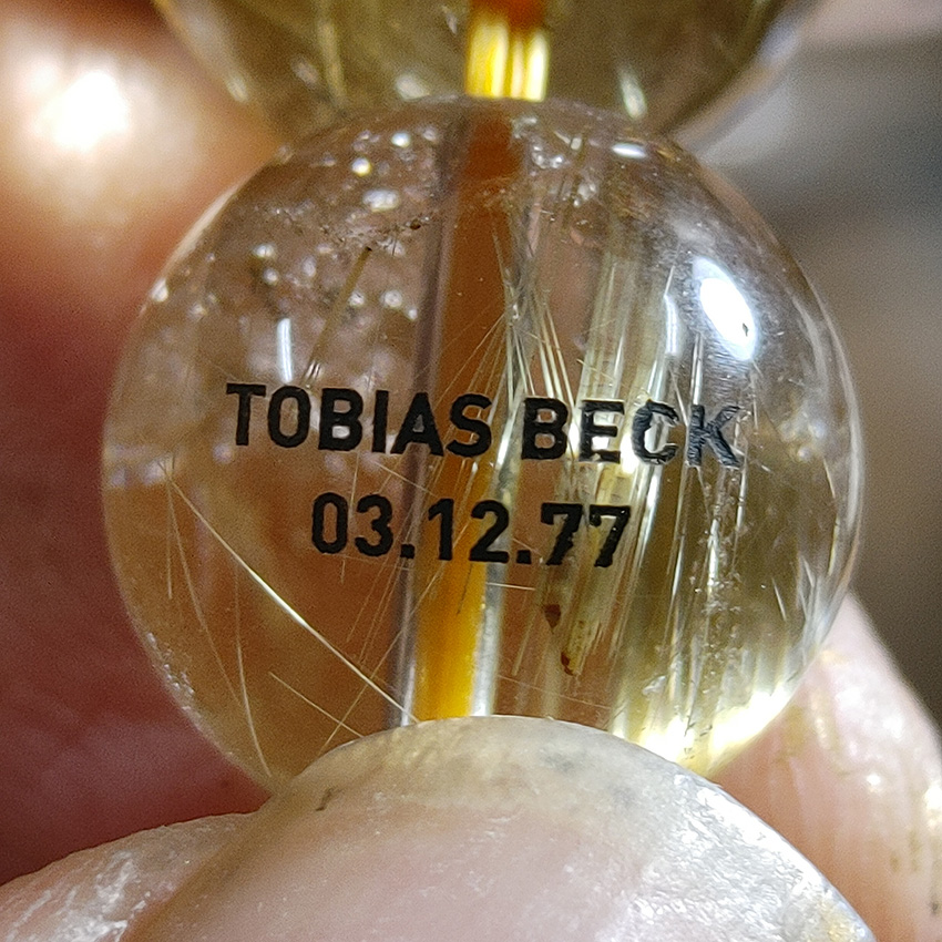 khắc laser vòng tay thạch anh tóc