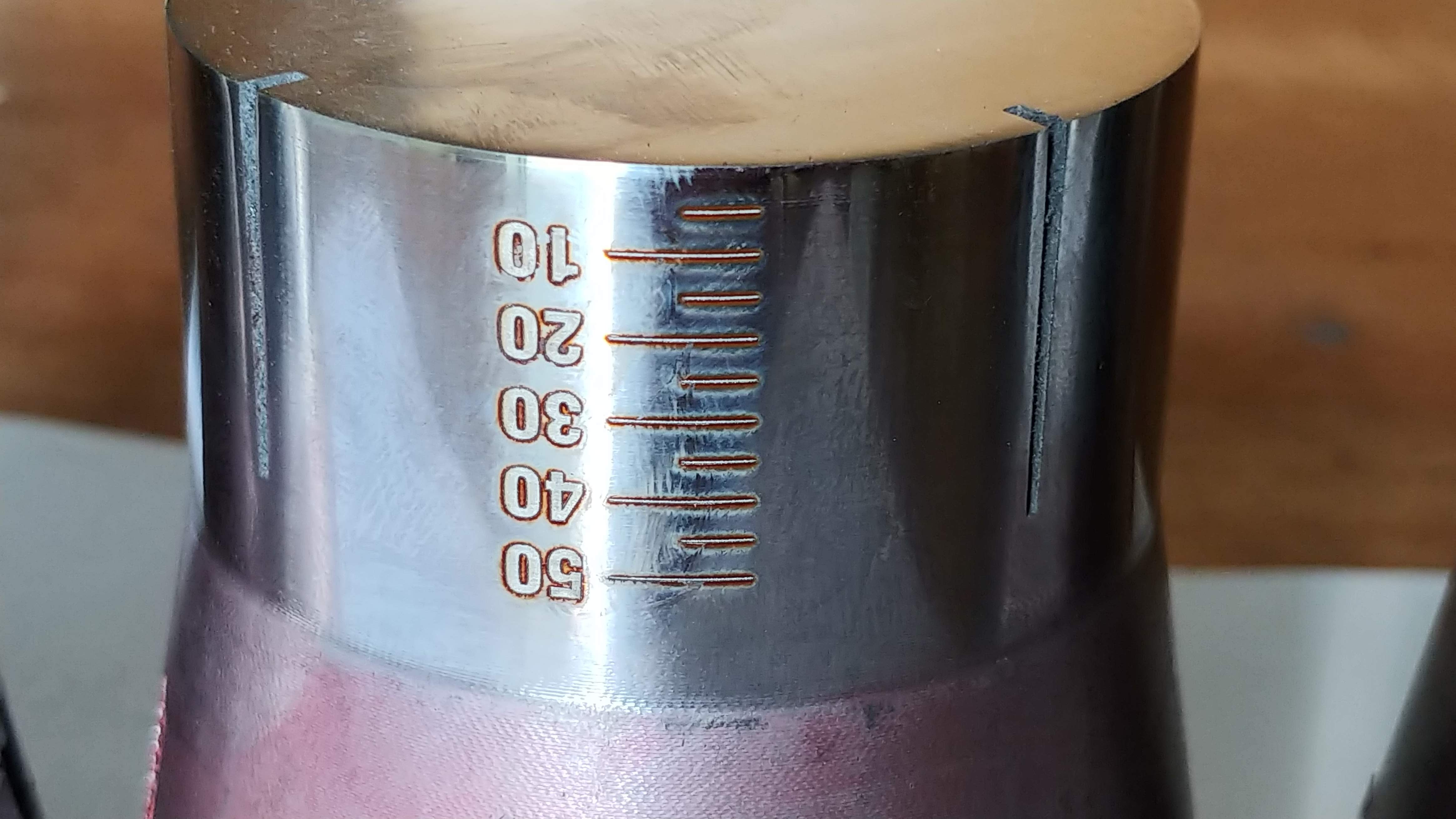 Khuôn ép nhựa khắc laser vạch chia độ