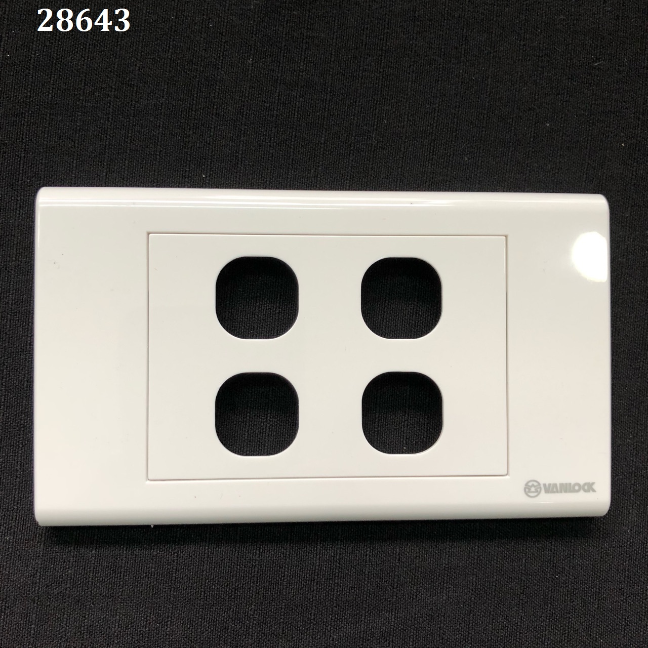 Mặt công tắc nhựa khắc laser