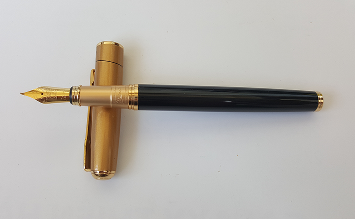 Bút máy Picasso 906 phiên bản ngòi cong đen vàng giới hạn