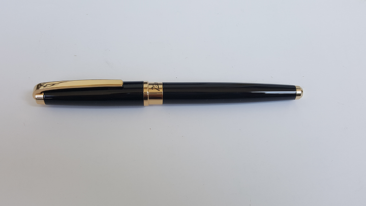 But bi cao cấp Picasso 918 đen cài vàng