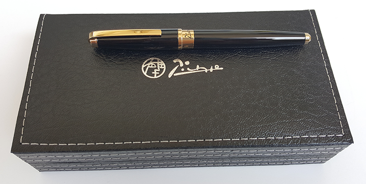 Trang bị hộp da đẳng cấp của bút bi picasso 918