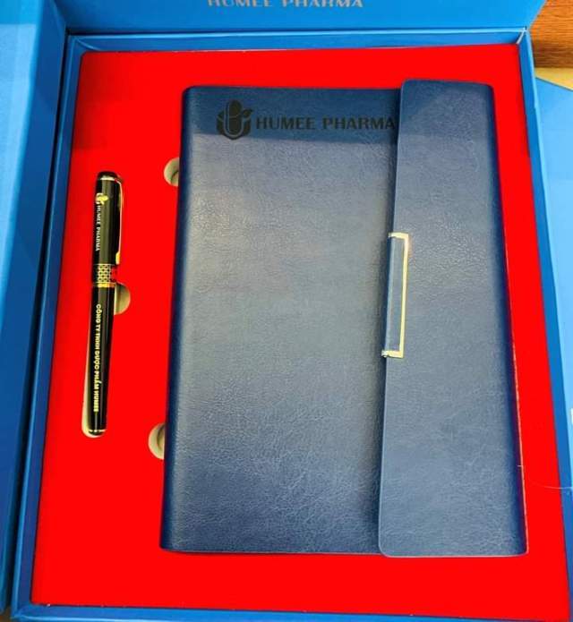 Set sổ bìa da và bút khắc tên theo yêu cầu