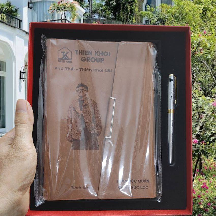 Sổ tay cao cấp khắc hình - Quà tặng doanh nghiệp dành cho đối tác