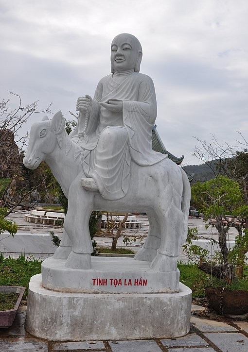 Tĩnh tọa la hán