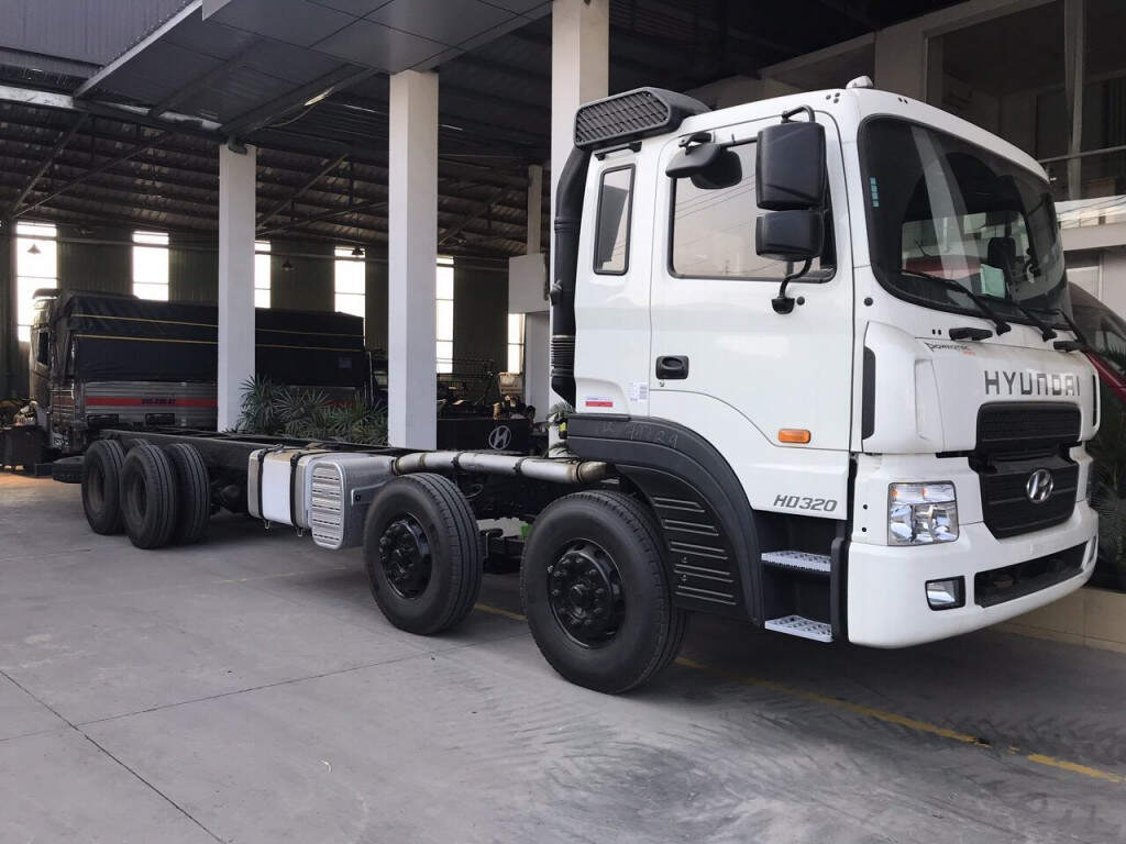xe tải gắn cẩu HD320