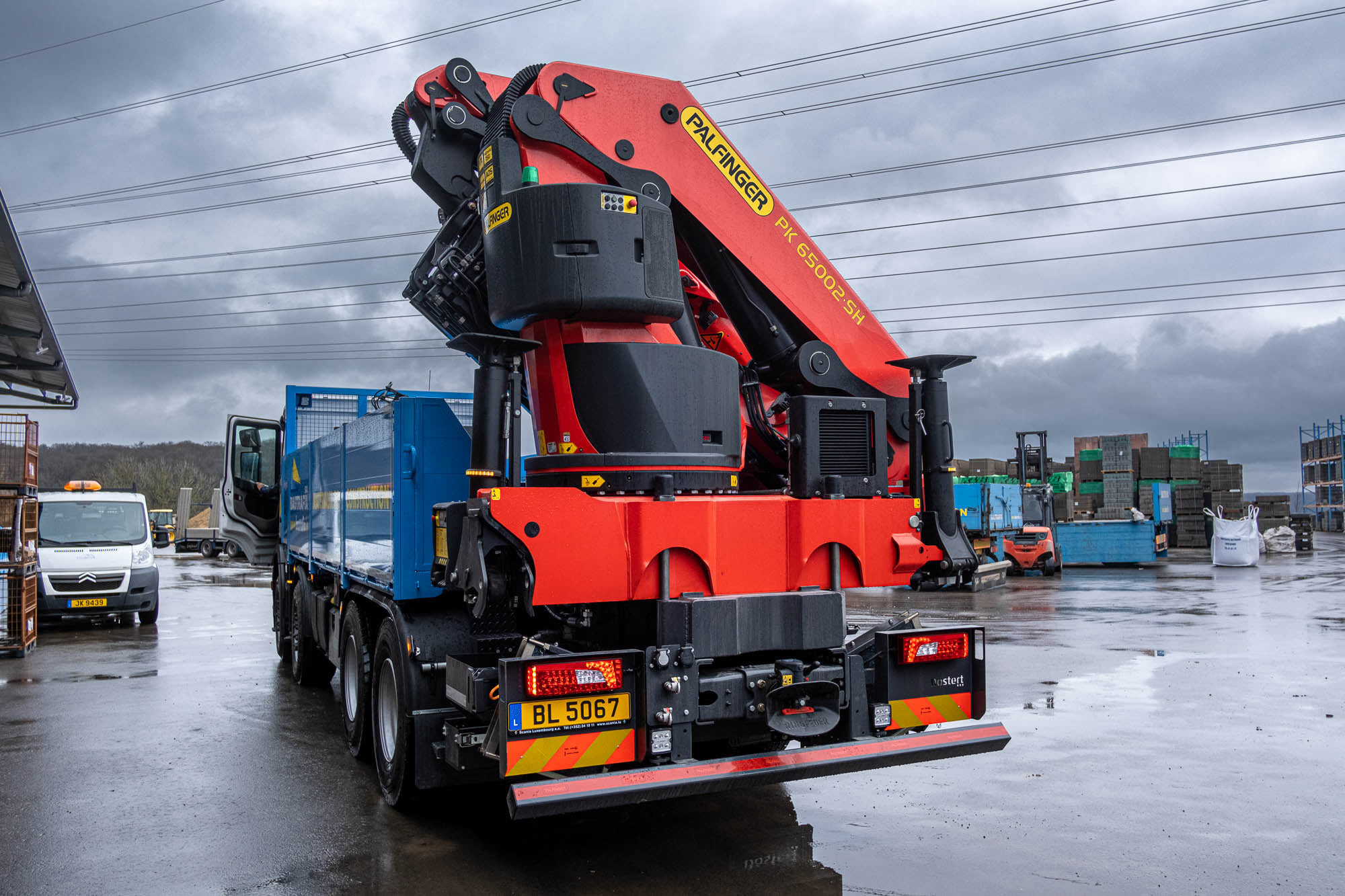 cẩu gấp khúc robot palfinger