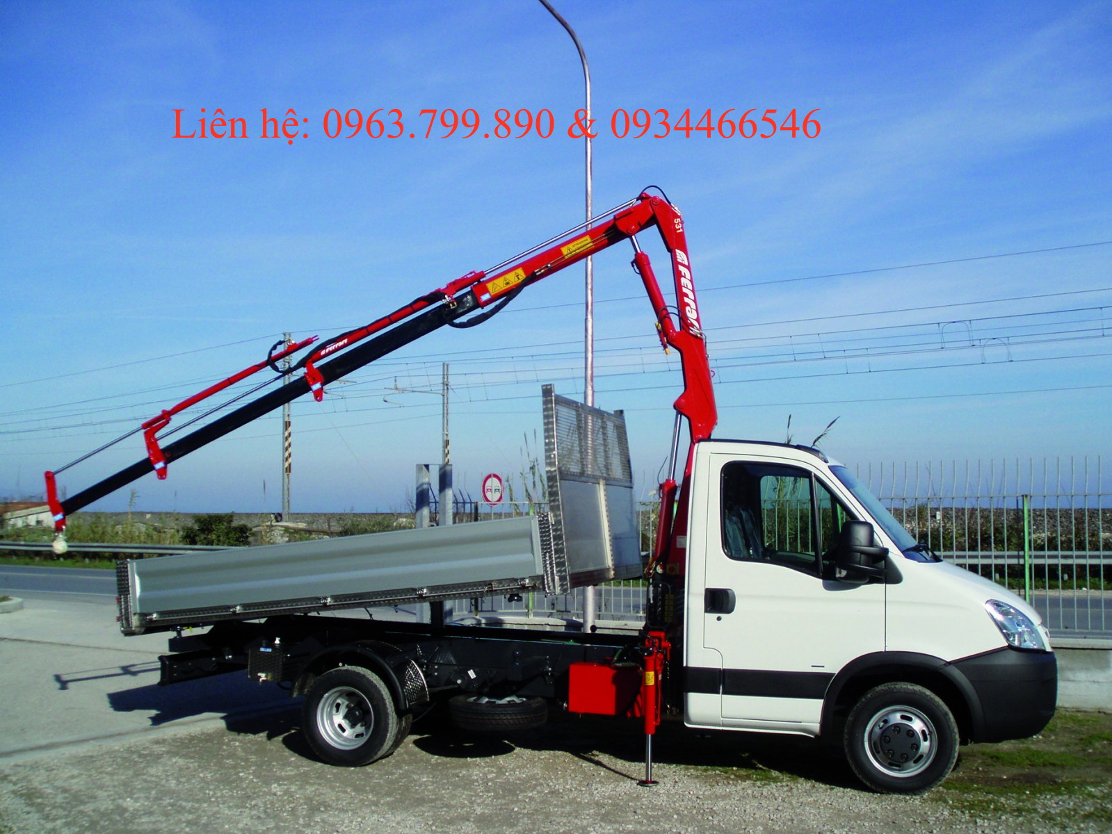 Cẩu gấp khúc Ferrari 531