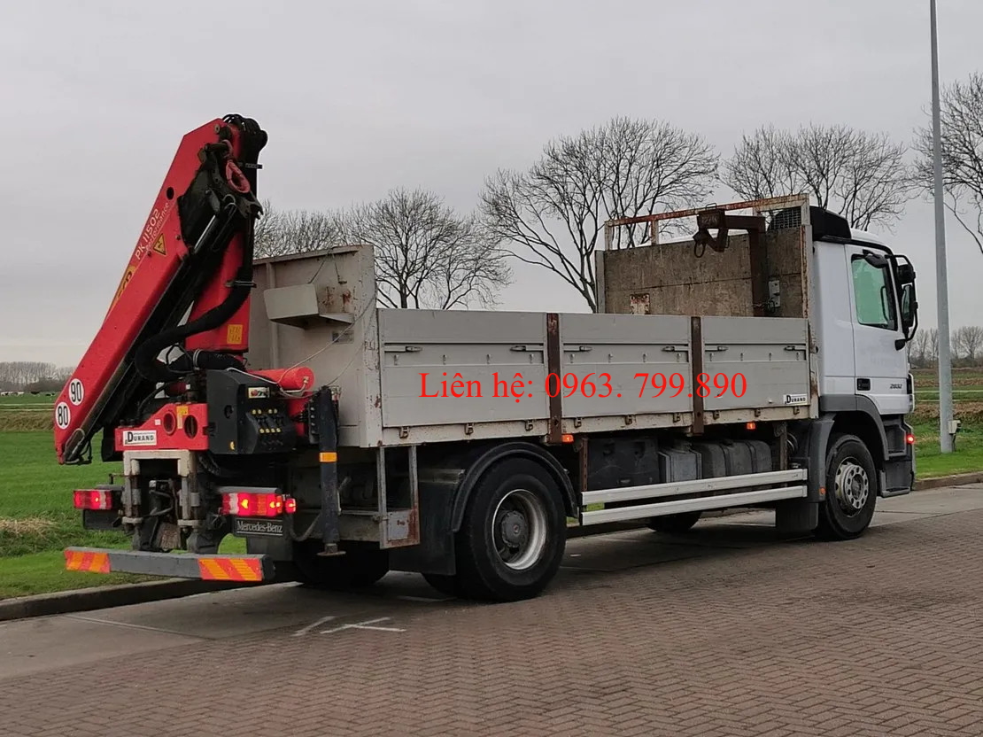 Cẩu gấp khúc Palfinger