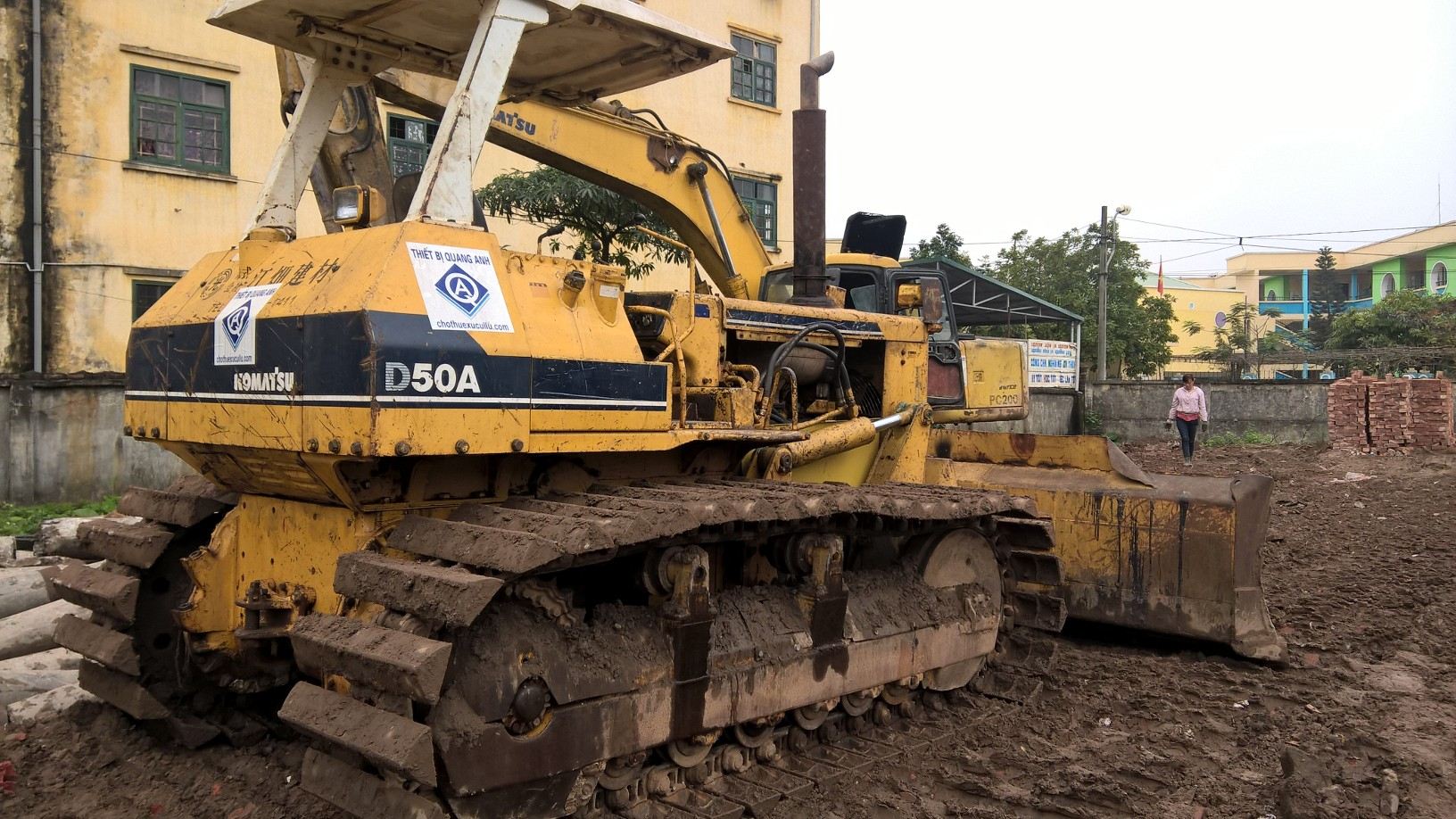 cho thuê máy ủi komatsu D50 - 18