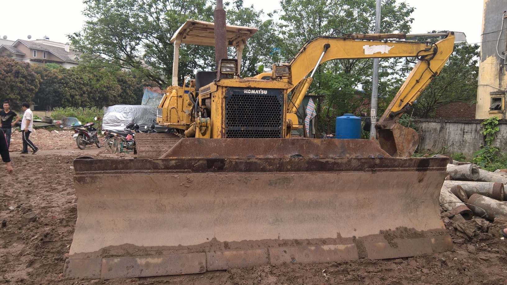 Cho thuê máy ủi D5 5 ty