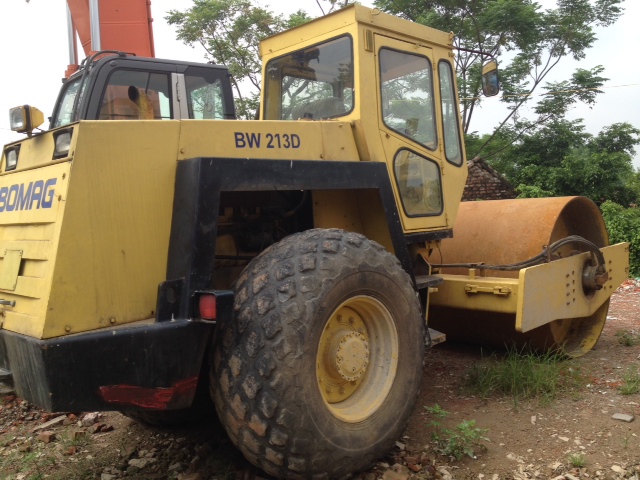 cho thuê lu rung bomag 213 D