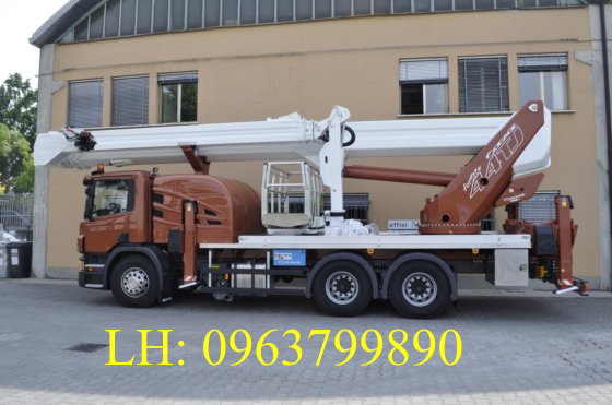 xe ô tô nâng người 44 m