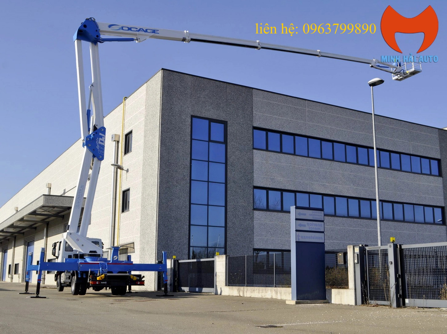 Xe ô tô nâng người Socage