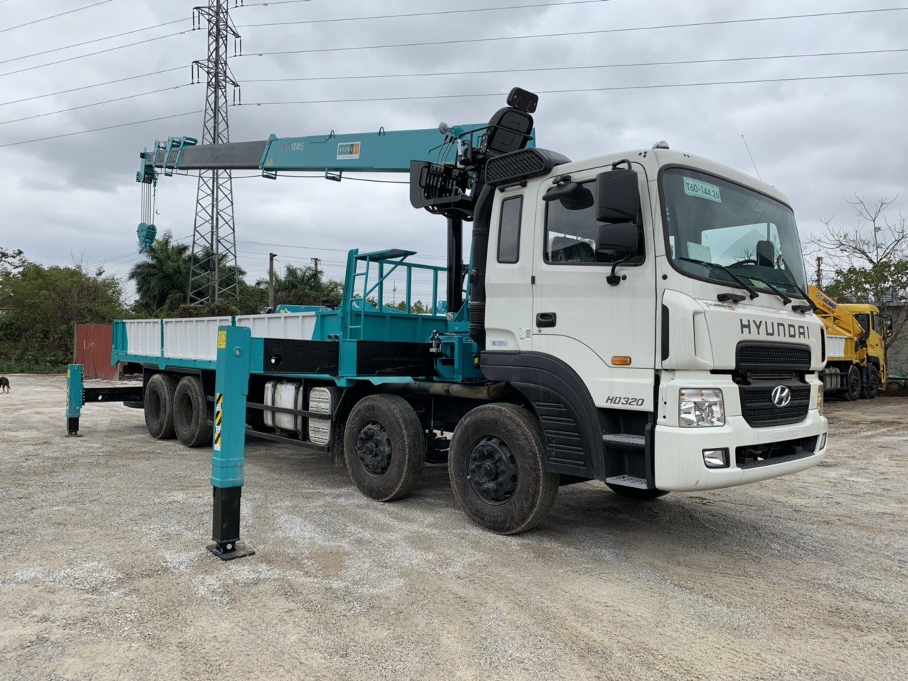 cẩu tự hành hyundai 15 tấn gắn trên xe tải
