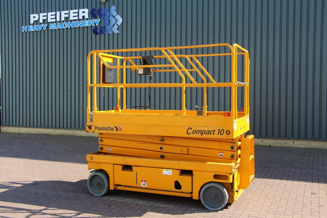 Xe nâng người cũ đã qua sử dụng dạng cắt kéo