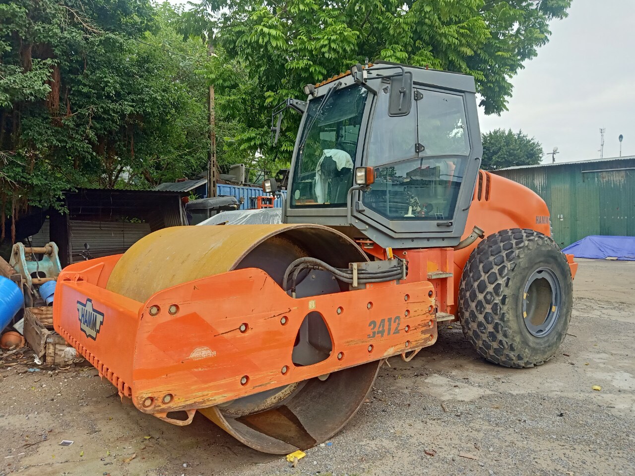 cho thuê lu rung hamm 3412 lực rung 26 tấn