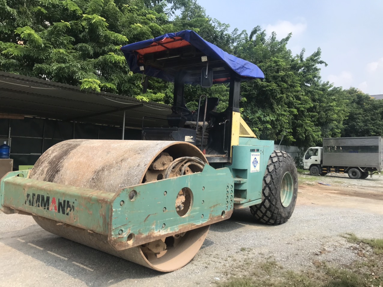 Cho thuê xe lu rung Amman AC110