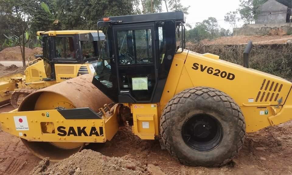 Giá cho thuê lu rung Sakai SV620D