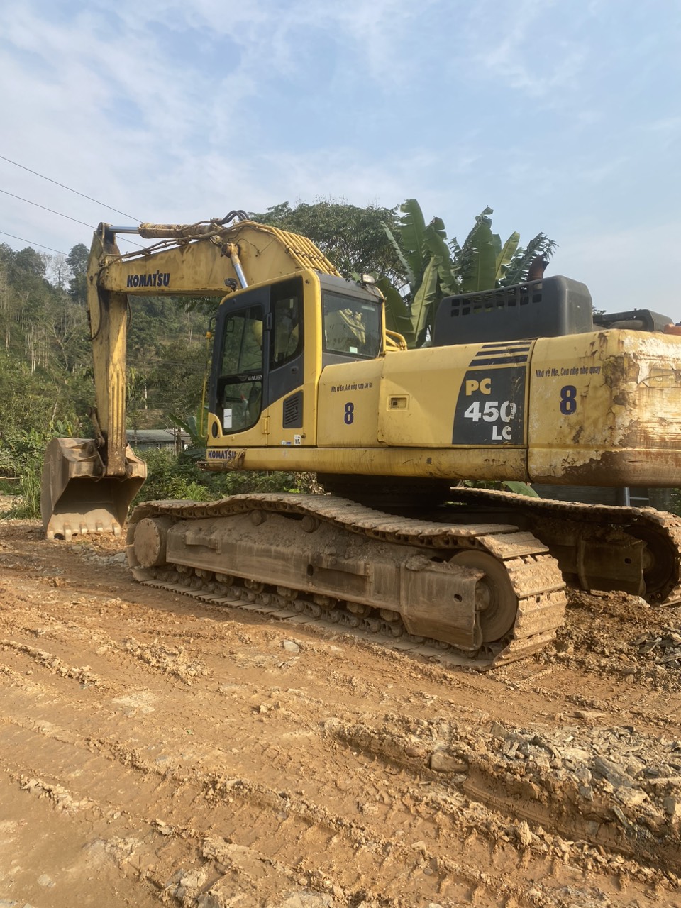 Giá cho thuê máy xúc đào bánh xích 450
