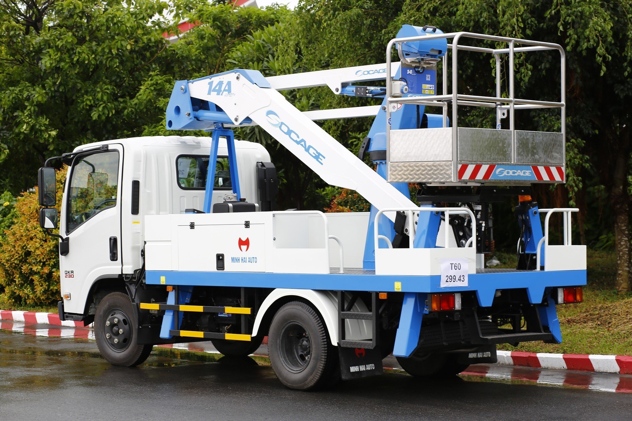 Xe ô tô nâng người 14m Socage 14A