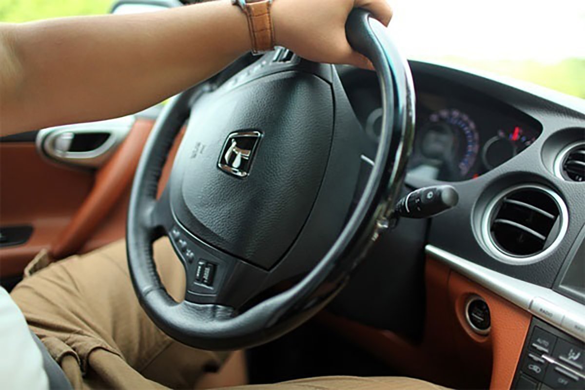 Những thói quen cần bỏ ngay để không làm hỏng hệ thống lái trợ lực điện ô tô