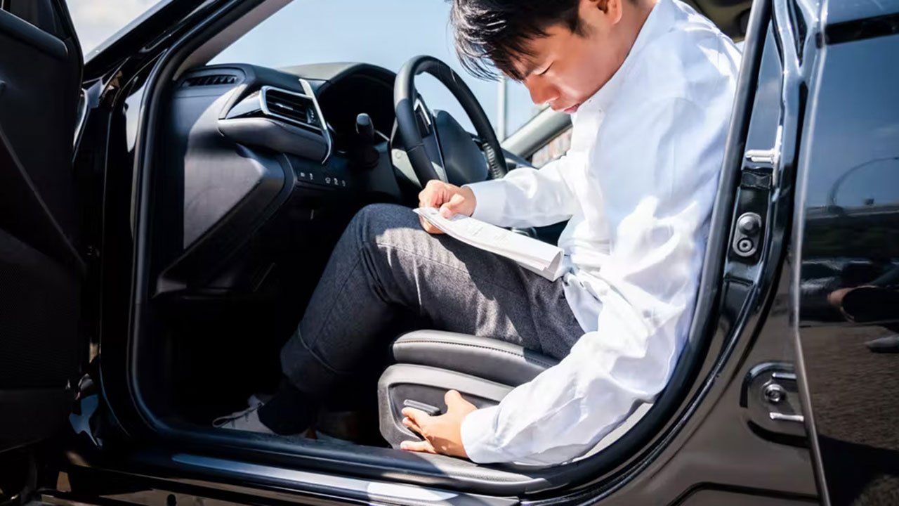 5 lý do nên đọc sách hướng dẫn sử dụng ô tô