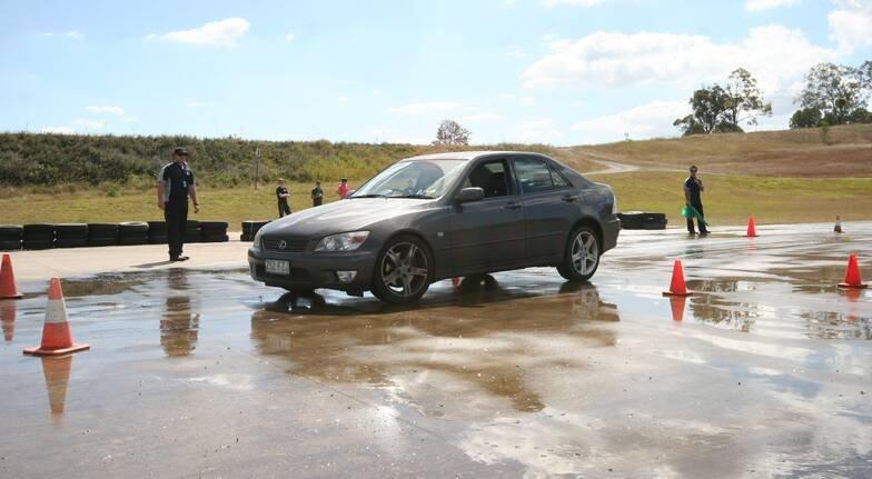 9 kỹ năng lái xe ô tô giúp bạn khéo léo hơn