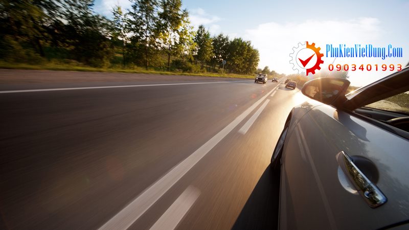 5 bí quyết lái xe an toàn trên đường cao tốc