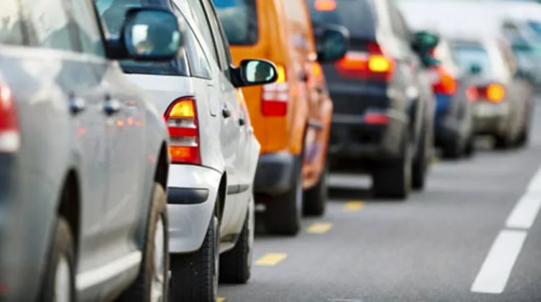 Bỏ túi 10 kinh nghiệm lái xe an toàn dưới trời mưa bão