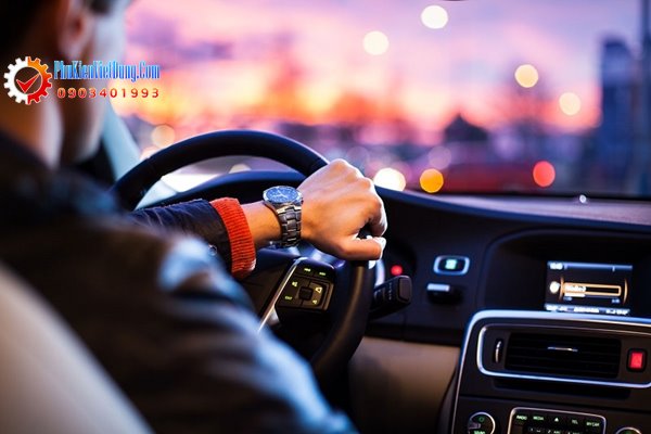 Chia sẻ kinh nghiệm đạp ga ô tô đúng cách giúp tiết kiệm xăng