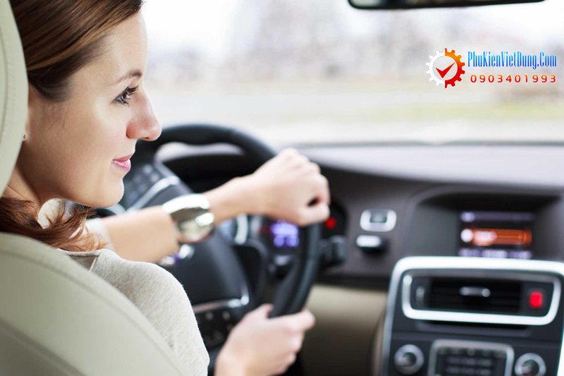 Kinh nghiệm đánh lái khi lùi xe ô tô chính xác và an toàn