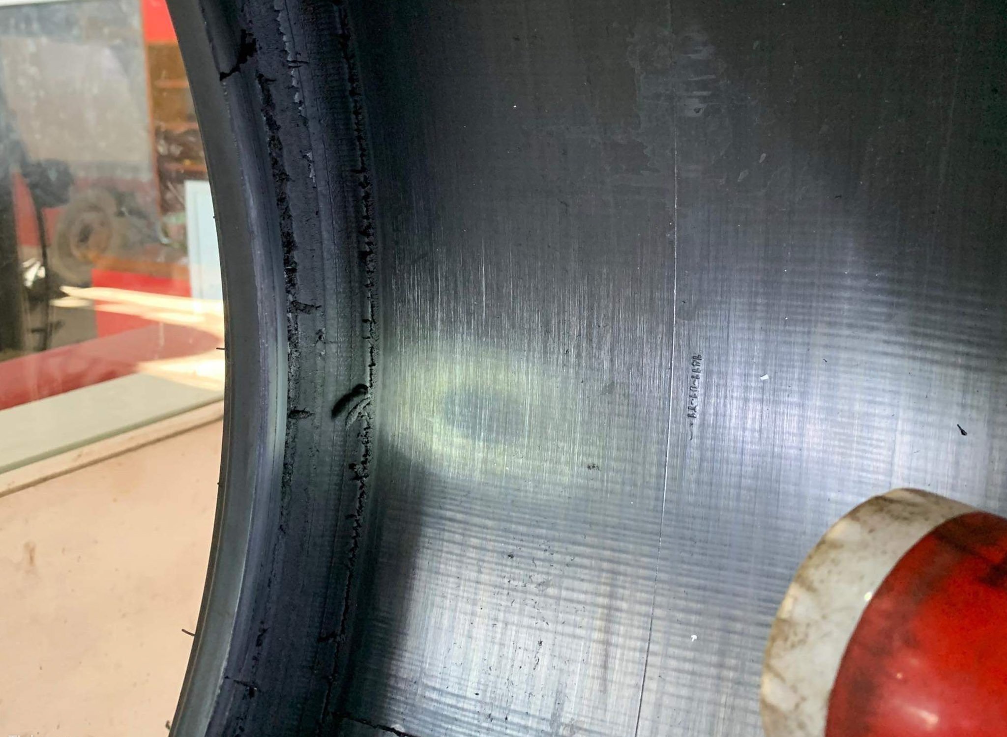 Những dấu hiệu cho thấy cần phải thay lốp xe ô tô