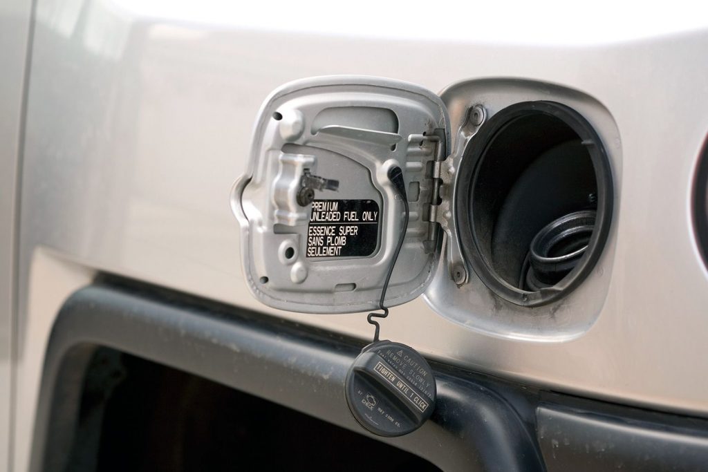 Vị trí nắp bình xăng và những điều thú vị