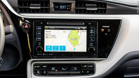 Lái xe ô tô như thế nào để không va chạm trên đường đông ngày lễ