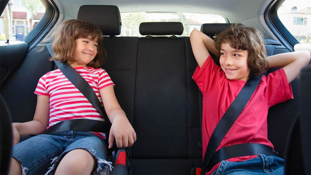 Mang theo trẻ em trên ô tô, nhất định phải nhớ những điều này
